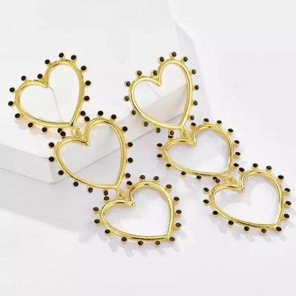 3/$30 💛 Large Heart Drop Earrings - Picture 2 of 6